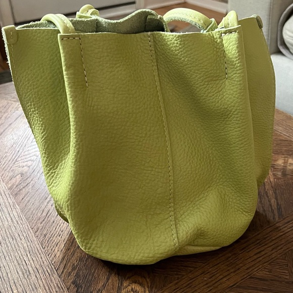 Portland Leather devan “almost perfect” Tote - Picture 4 of 5